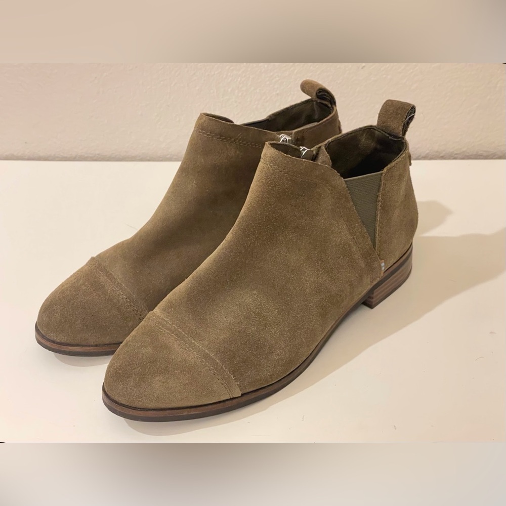 Tom’s Women’s Reese military Olive Suede Boots Size 7.5